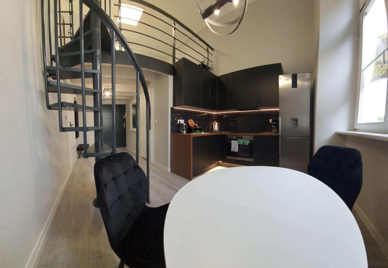 Apartamenty Marzen เยเลเนียกูรา ภายนอก รูปภาพ