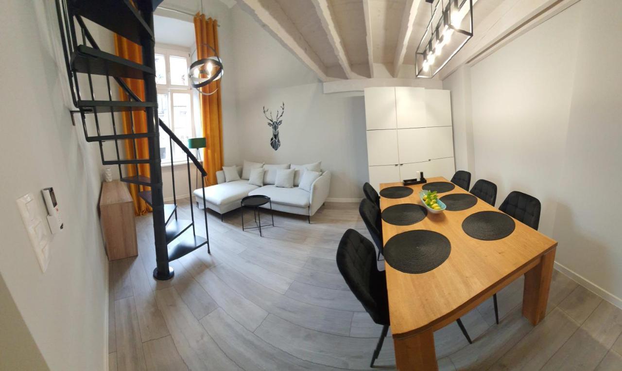 Apartamenty Marzen เยเลเนียกูรา ภายนอก รูปภาพ